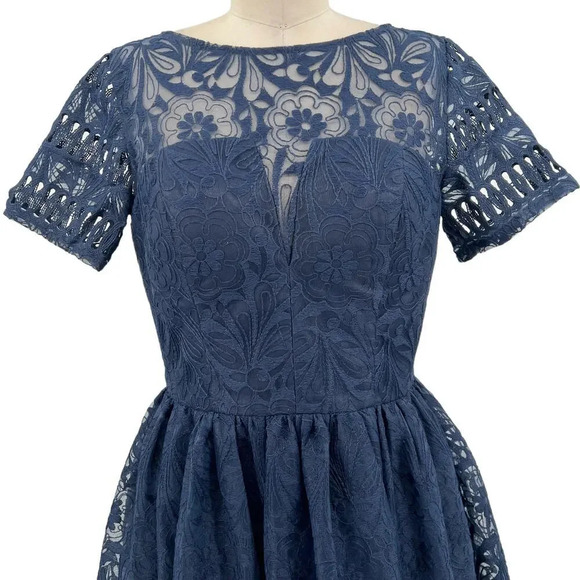 Chi Chi London Sheridan Dress Navy Blue Embroidered‎ Short Sleeve UK 12 US 8 - Picture 4 of 14